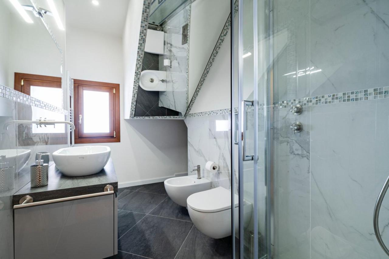 Querini Suite-balcony On Canal, Close To San Marco Appartement