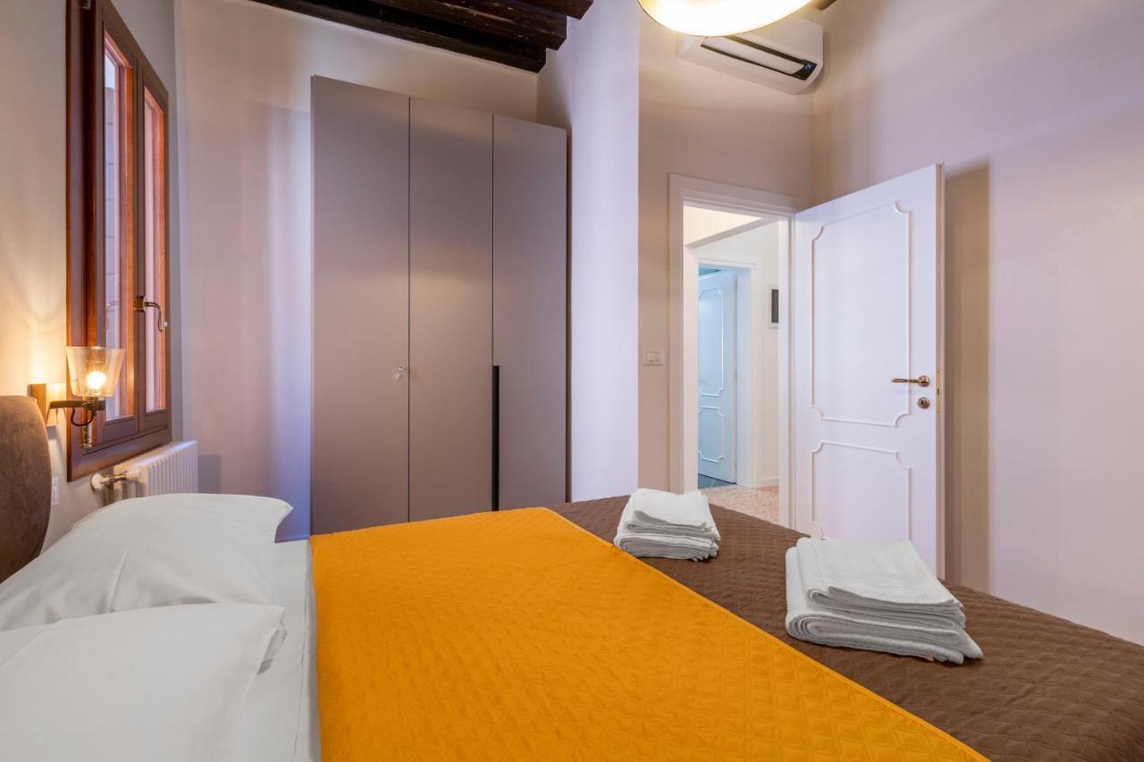 Appartement Querini Suite-balcony On Canal, Close To San Marco *