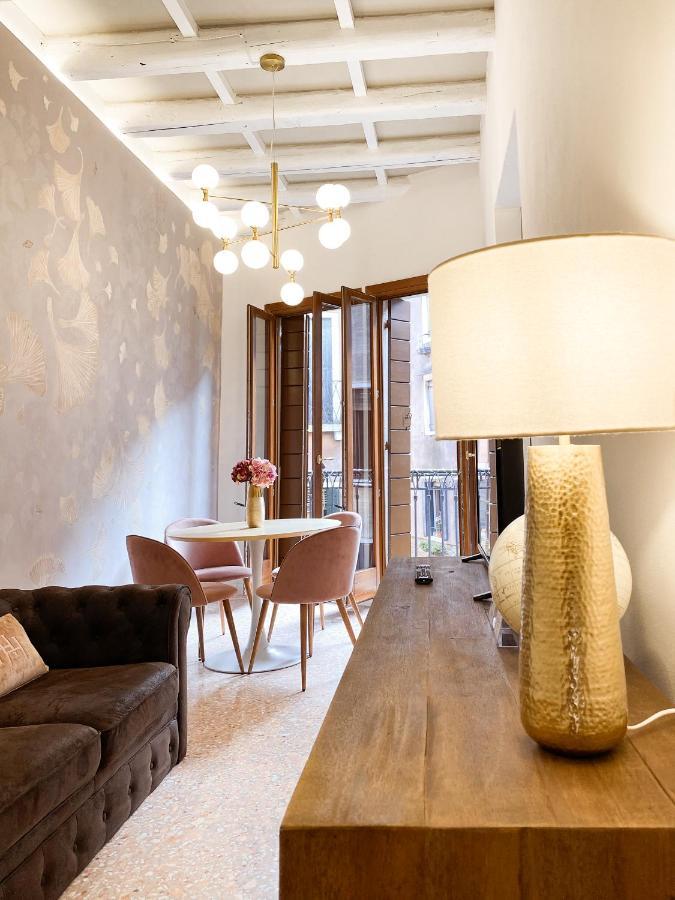 Appartement Querini Suite-balcony On Canal, Close To San Marco